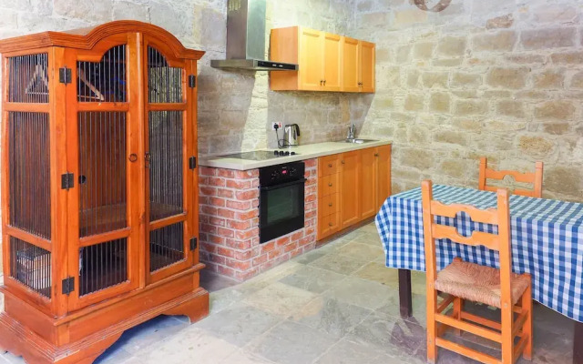 Zoe Traditional Holiday Apartments B&B