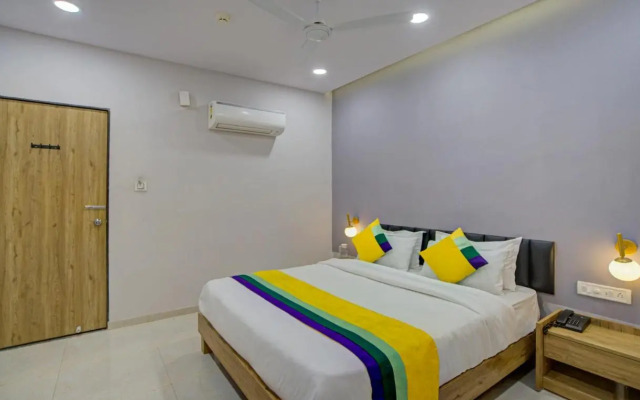 Itsy Hotels Natasha, Vesu, Surat