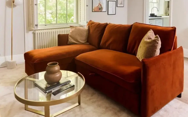 The St Johns Wood Sanctuary - Glamorous 2bdr Flat