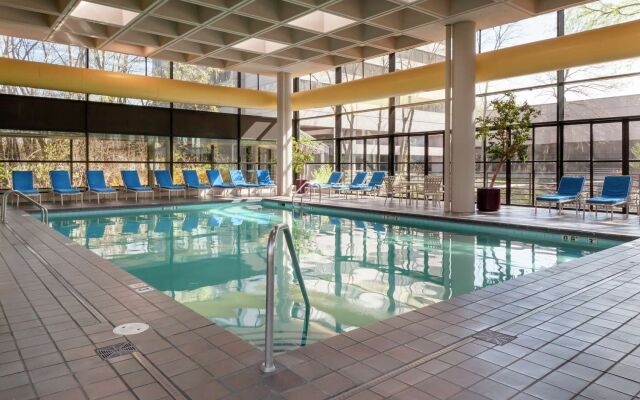 DoubleTree by Hilton Kansas City - Overland Park