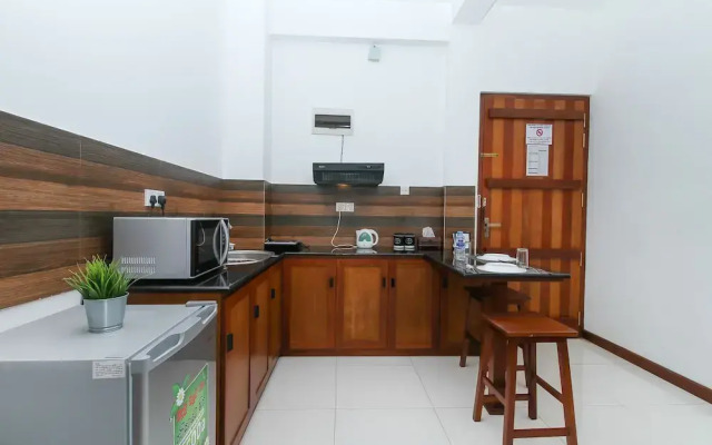 Oyo 387 Iddamal Apartments