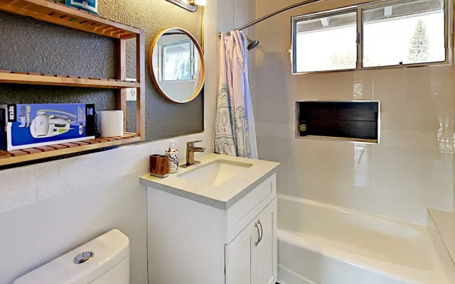 Larry 10631 - 3 Br home by RedAwning