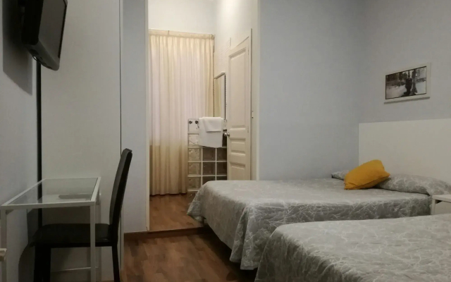 Hostal Lesseps