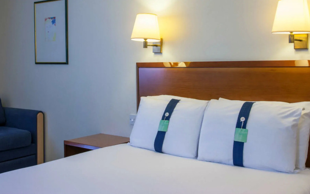 Holiday Inn Swindon by IHG