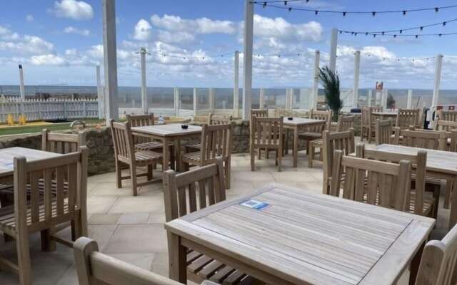 Prime Location 3-bed Chalet in Seal Bay, Selsey