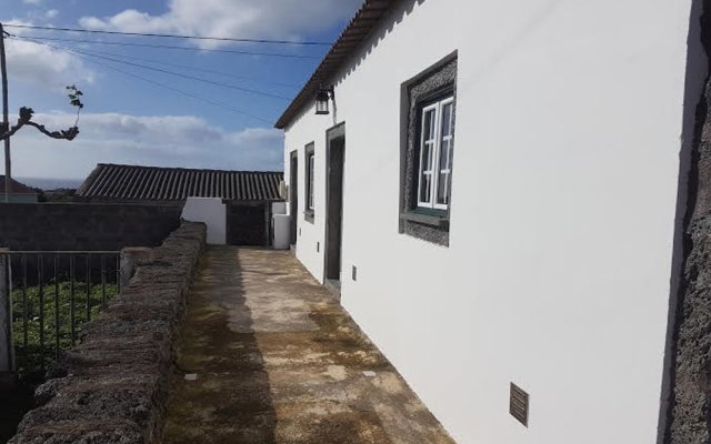 House with 2 Bedrooms in Açores, with Wonderful Sea View, Balcony And Wifi