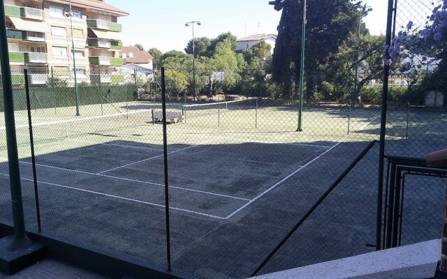 Suitur Apartment With Pool And Tennis Court