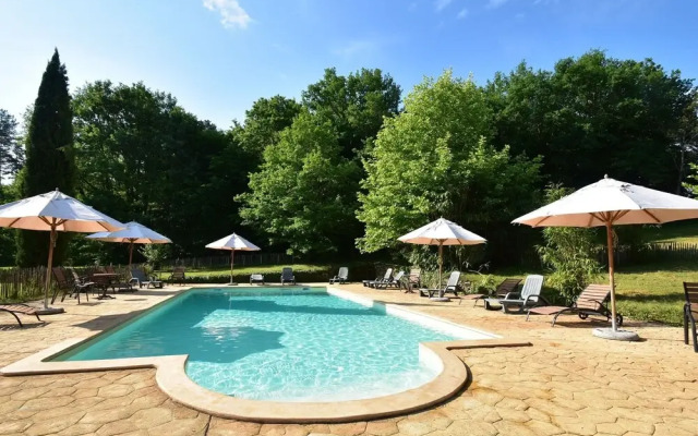 Detached, Characteristic House in Nature Near Saint-cirq-madelon