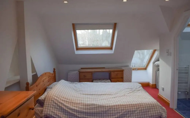 Stunning and Spacious 3 Bedroom House With Garden