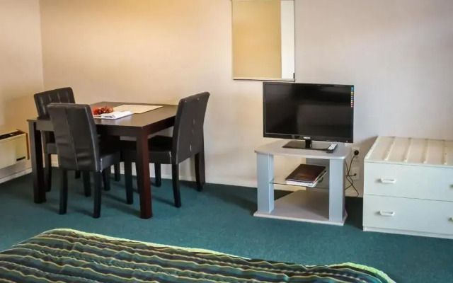 Malones Motel