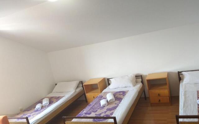 Hostel Vera - Airport Podgorica