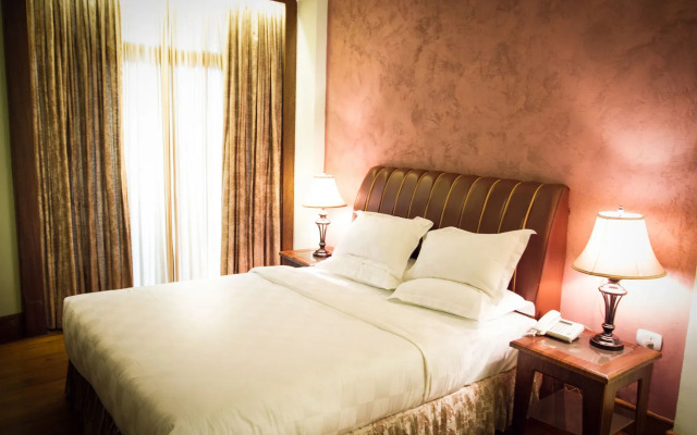 Monarch Parkview Hotel