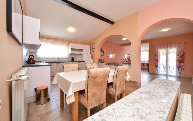 Amazing Home in Zadar With Wifi and 2 Bedrooms