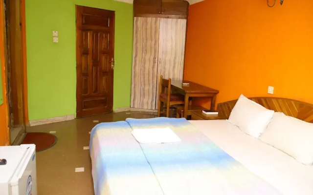 Mokland Hotel and Suites