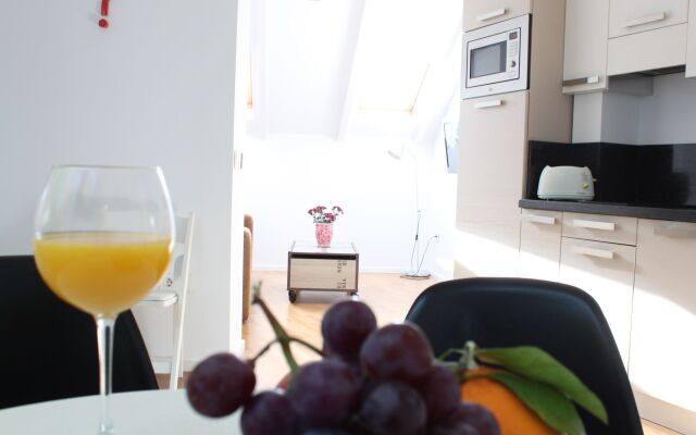 Life Apartments Calderón