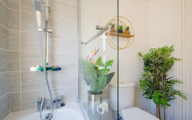 Immaculate 2-bed House in London