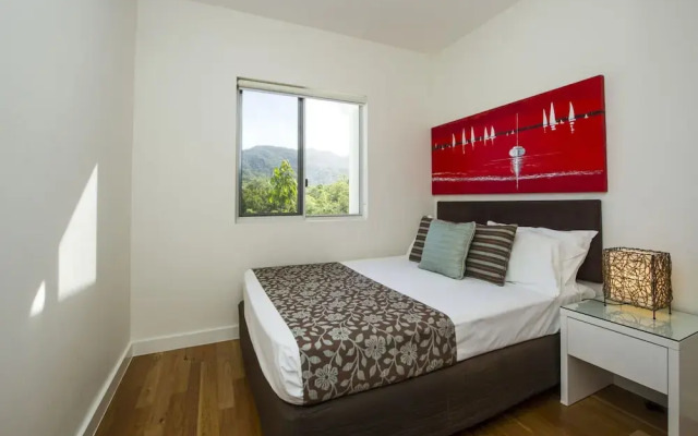 Beachside Apartment 13