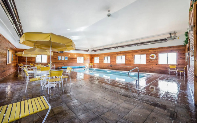 Yellowstone River Inn & Suites