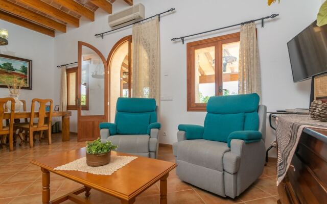 Sa Cumuna in Campos With 3 Bedrooms and 2 Bathrooms