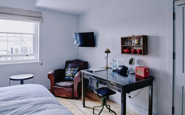 Artist Residence London