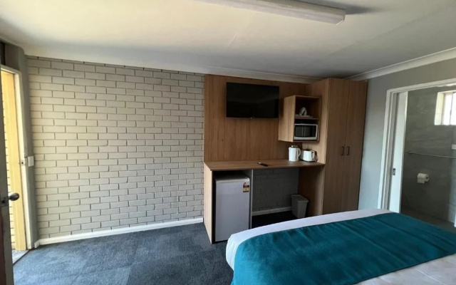 Adrian Motel – Guest Rooms – Forbes