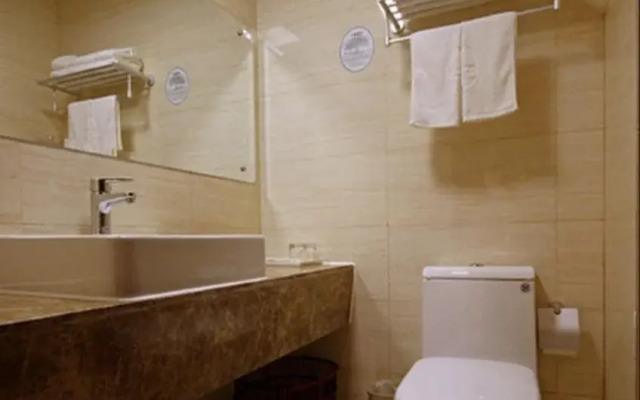 Green Tree Inn Ningbo Train East Station Business Hotel