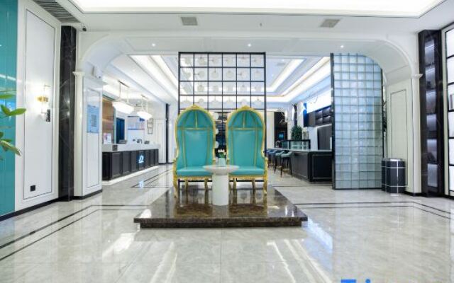 Xana Hotelle Hotel (Zhengzhou Yijia Jiaju Wangzhai Subway Station)