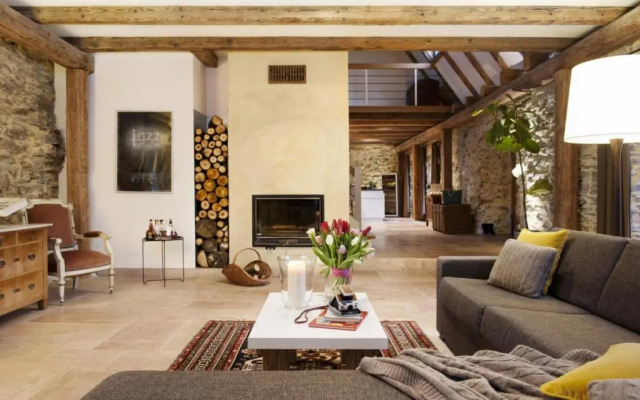 Uroczysko Siedmiu Stawów Luxury Hotel