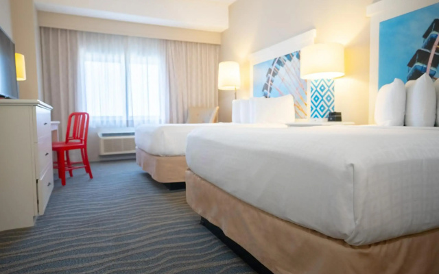 Cedar Point's Hotel Breakers