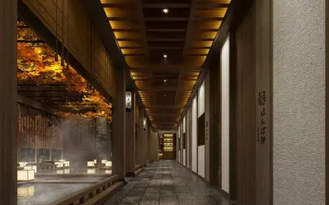 Splendent Holiday Hotel