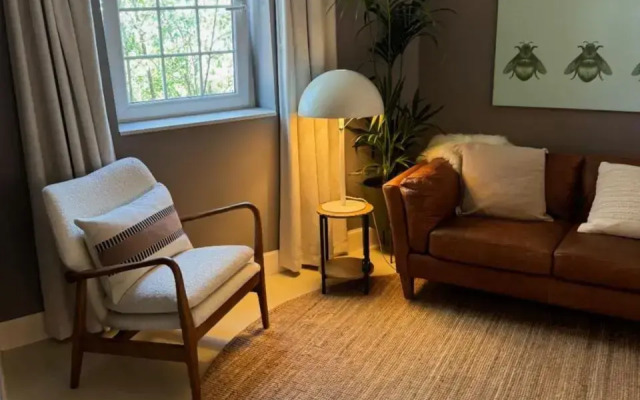 Aaron Glen Guest Apartments