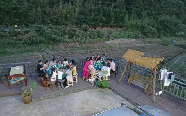 Xiuning Liu Jie's Family Farmhouse