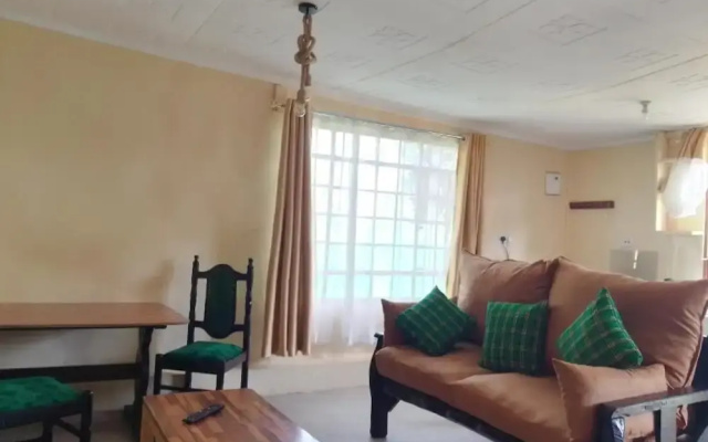 Wooden Knee cottages Nanyuki