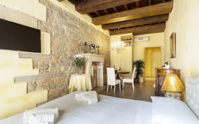 Signoria honeymoon apartment