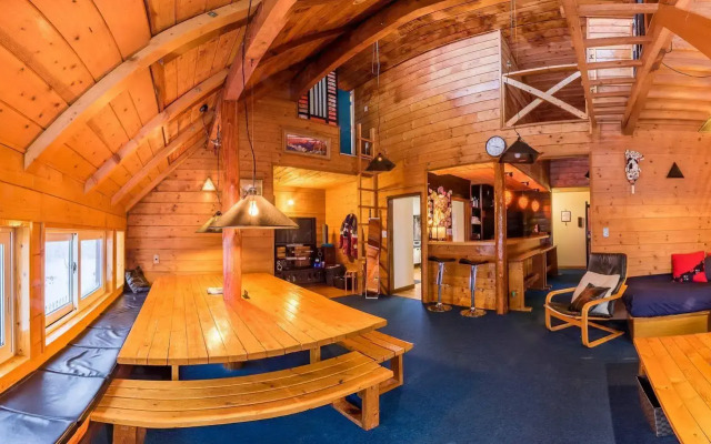 Hooting Owl Lodge