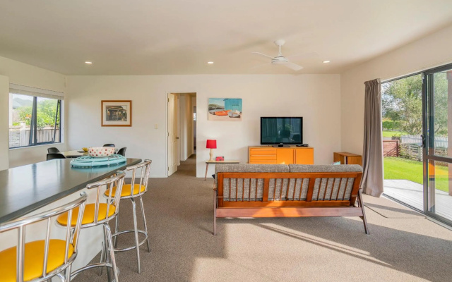 Sunlight Bach - Whitianga Holiday Home – Guest Rooms – Whitianga