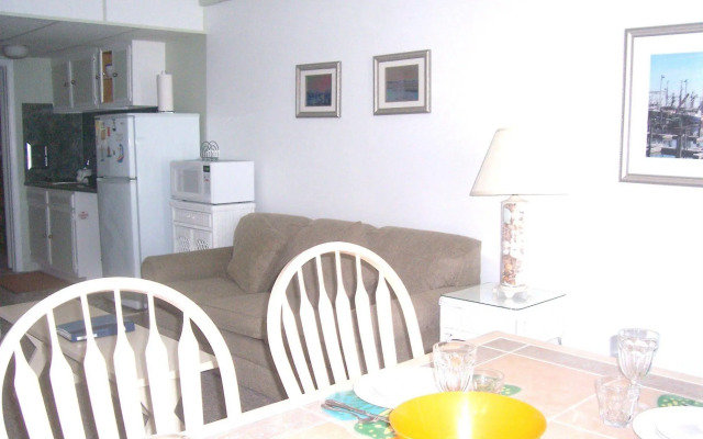 Four Winds Condo Motel