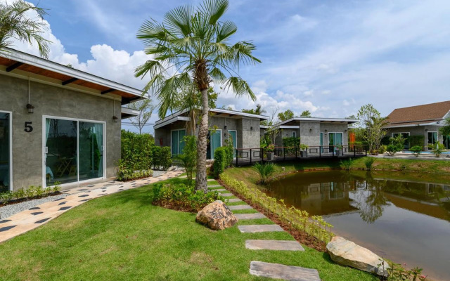 Loftpical Resort