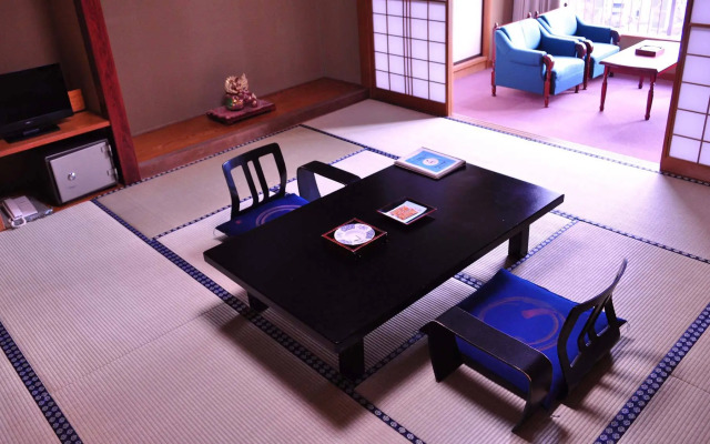 Shunjuan Yumeshi Idumiya