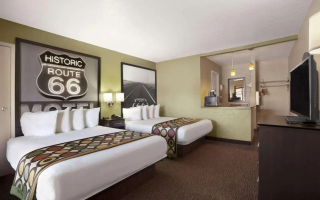 Super 8 Conference Center Nau Downtown