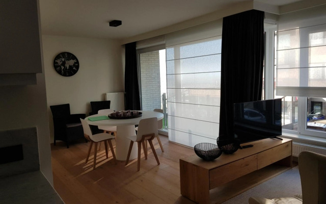 Koksijde Zeedijk La Digue 102 appartement - lateraal zeezicht