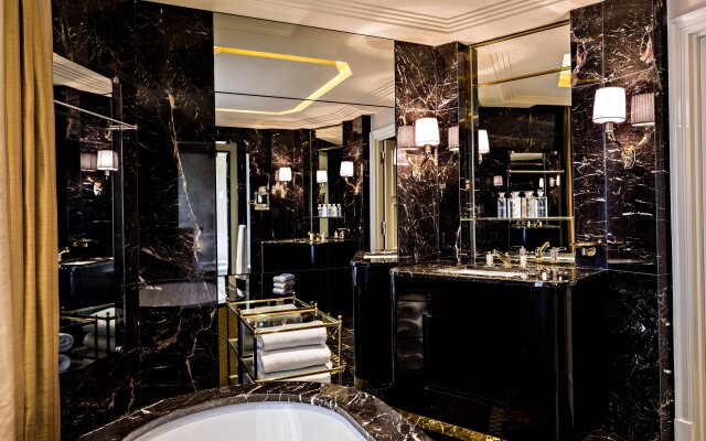 Prince de Galles, a Luxury Collection Hotel, Paris