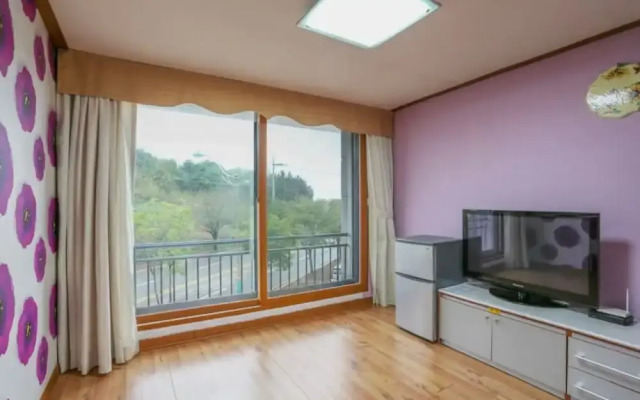 Sokcho White Light House Pension