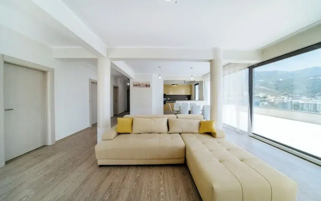 Budva Gate Penthouse