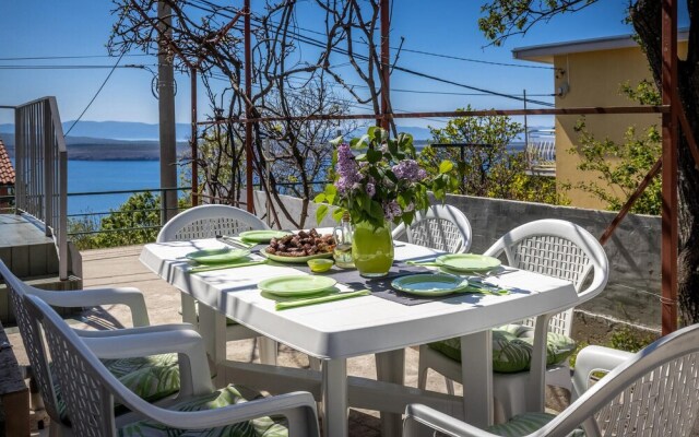 Amazing Home in Dramalj With Wifi and 2 Bedrooms