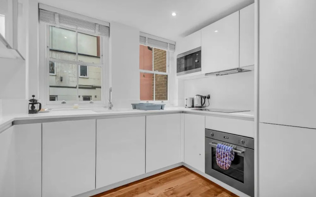 2 Bedroom Service Apt in Artillery Lane
