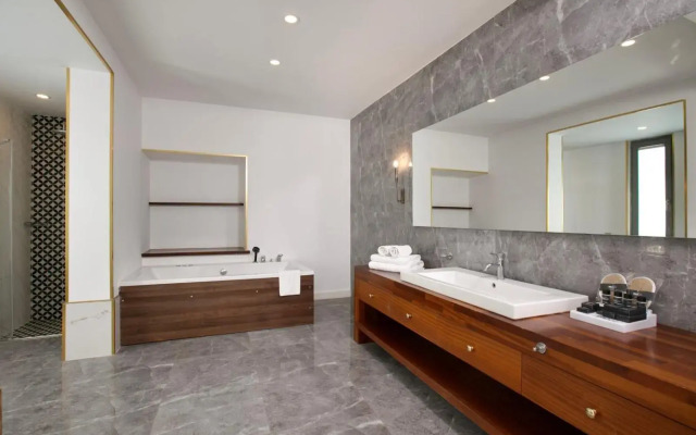 Reo Hotel & Spa