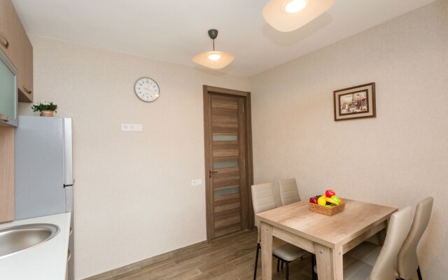 Falcon Apartments - Metro