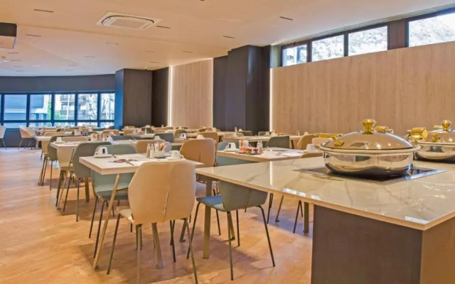 Grand Plaza Hotel & Wellness