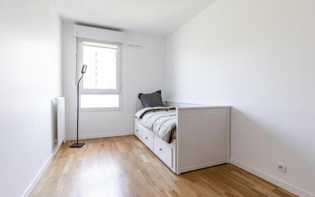 Design 3 bedrooms appartment, near Champs Elysees